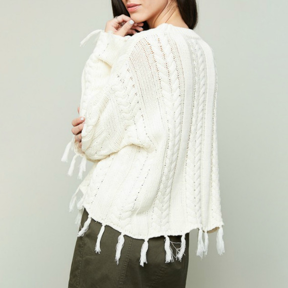 Hayden Los Angeles Cream Cable Knit Frayed Trim Pullover Sweater Size Large - Picture 6 of 10